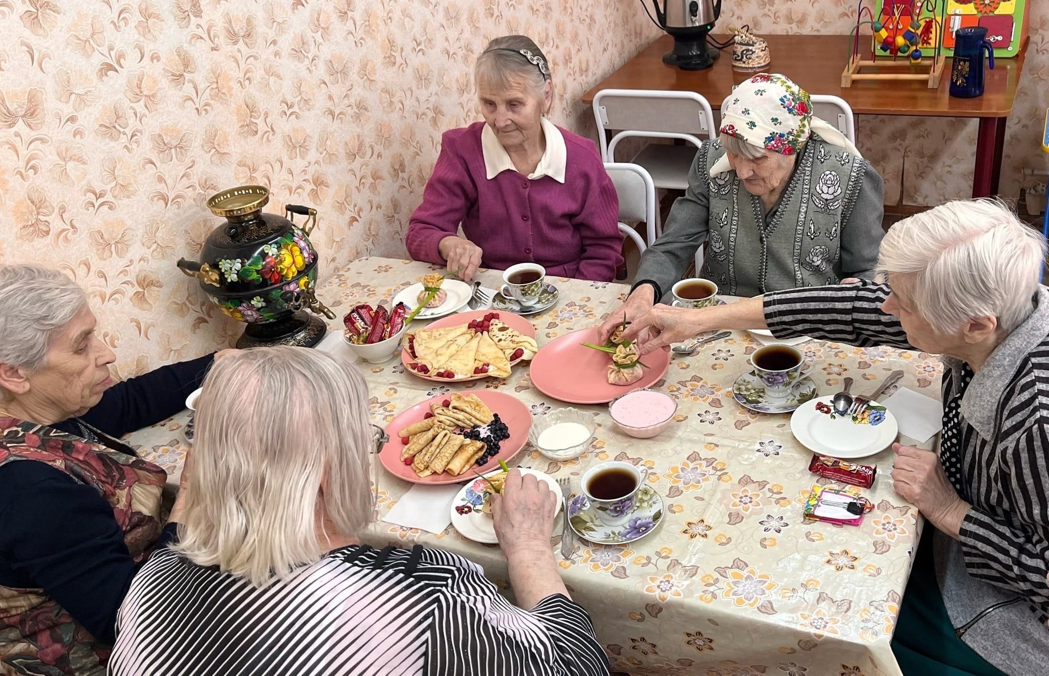 Серебряный" волонтер отряд "Ветераночка" Кузнецова Нина Михайловна приняла участие в Областном конкурсе "Бабушкины блины - традиции весны".