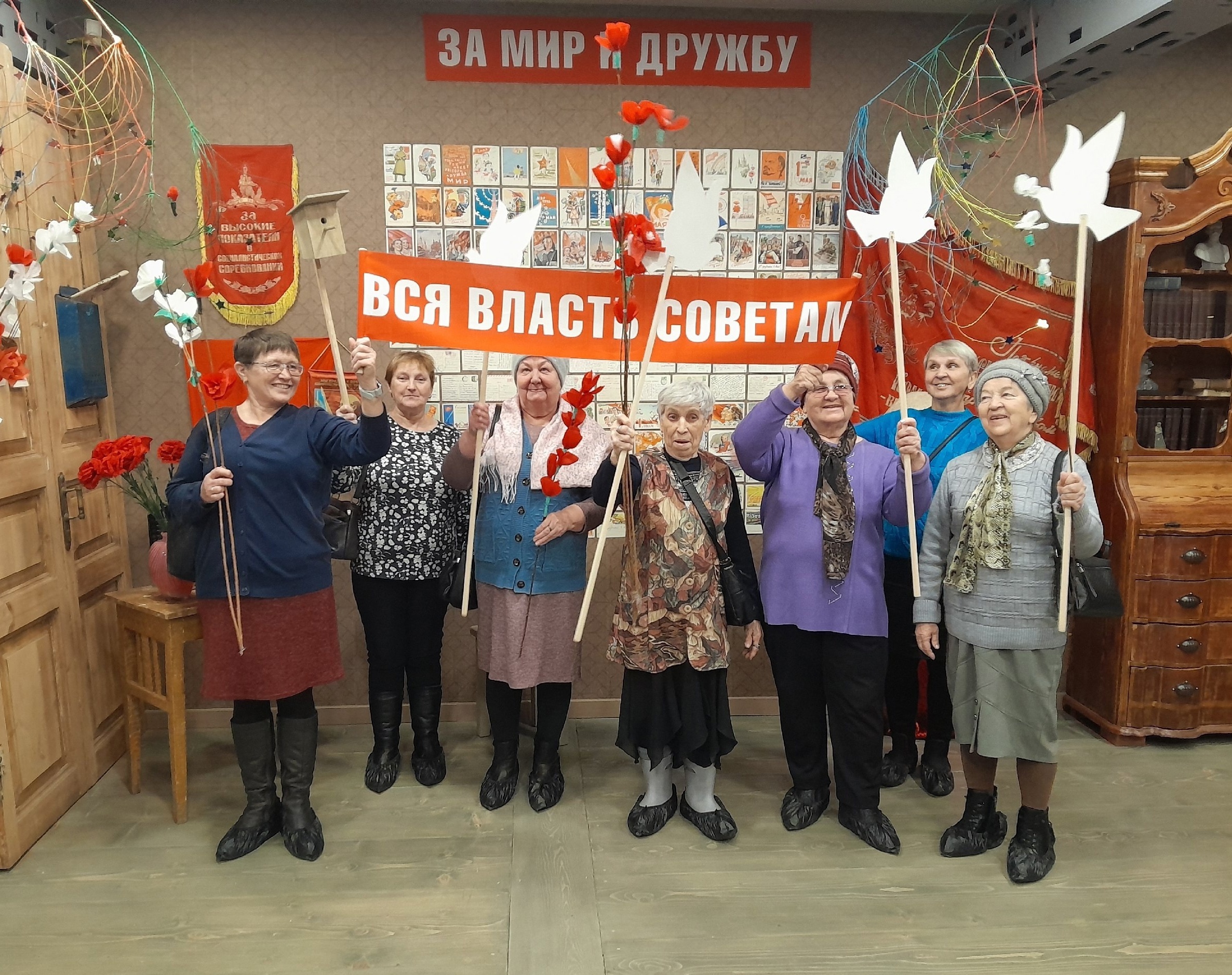 Участники центра «Забота» Грязовецкого округа посетили Спасо-Прилуцкий Димитриев мужской монастырь и музей «Дом с добром» в городе Вологда