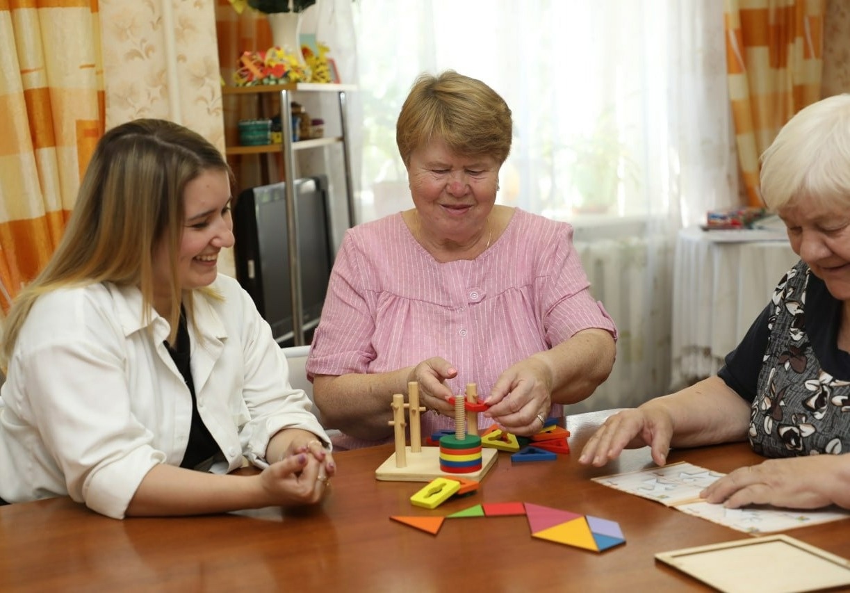 В Грязовецком Комплексном центре реализуется социальная практика «Активность и общение – профилактика старения»