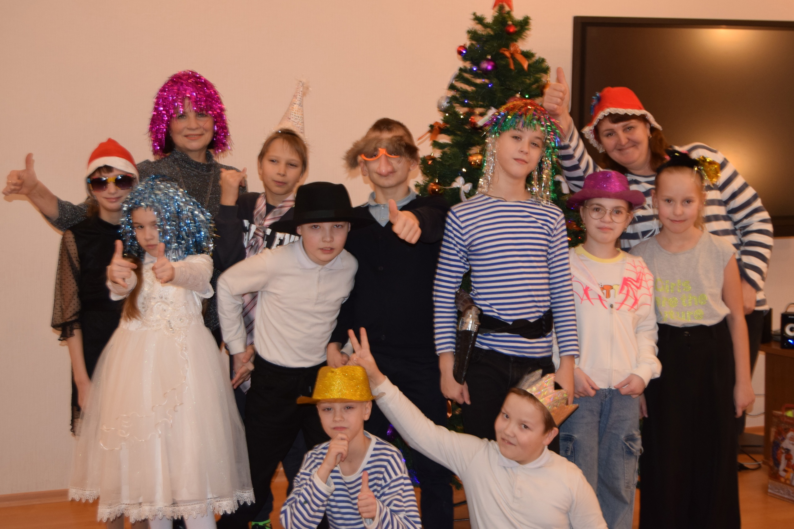 Новогодним веселым праздником завершилась работа реабилитационной группы дневного пребывания