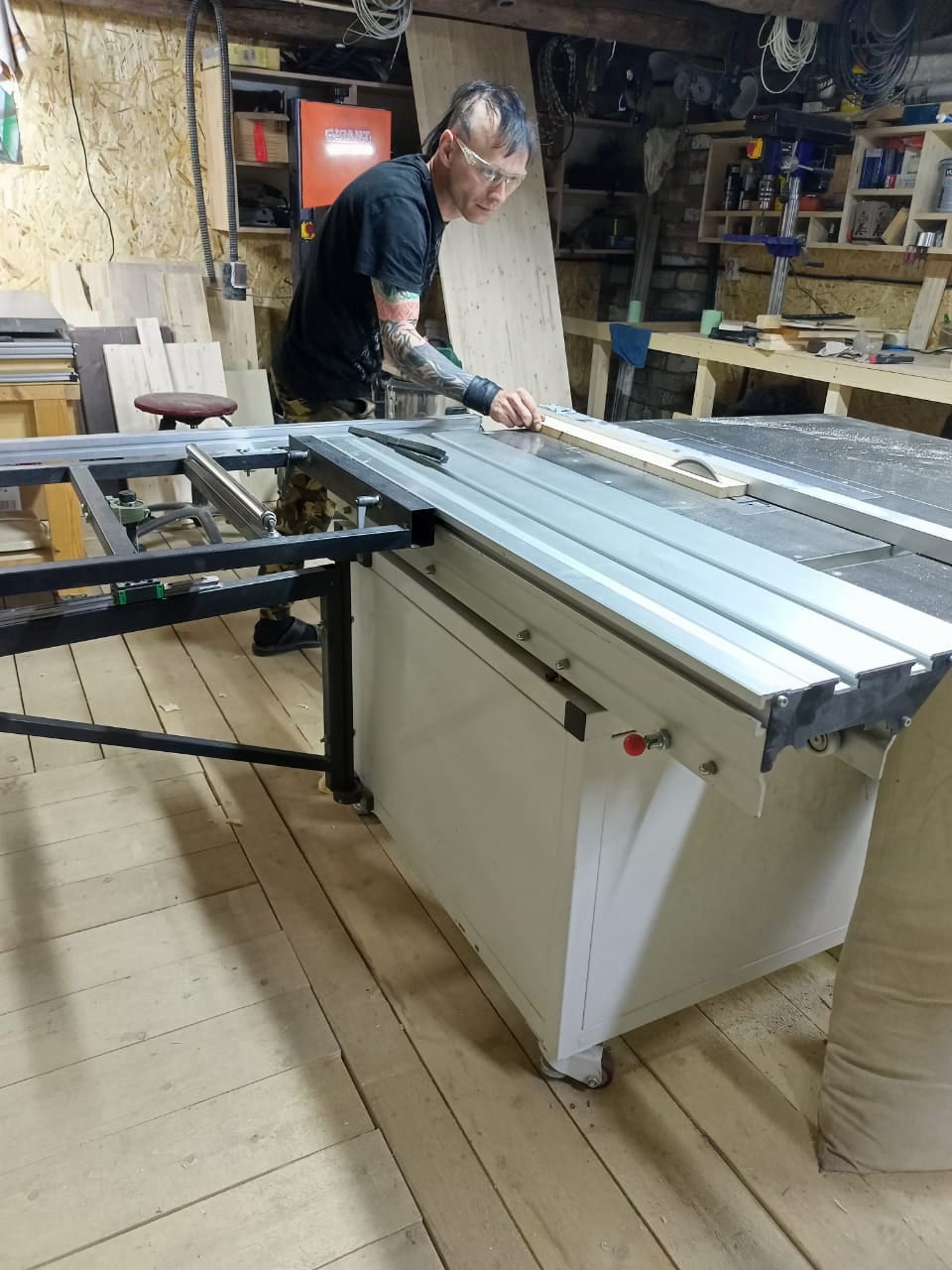 Социальный контракт на осуществление индивидуальной предпринимательской деятельности помог открыть мастерскую по производству деревянных изделий.